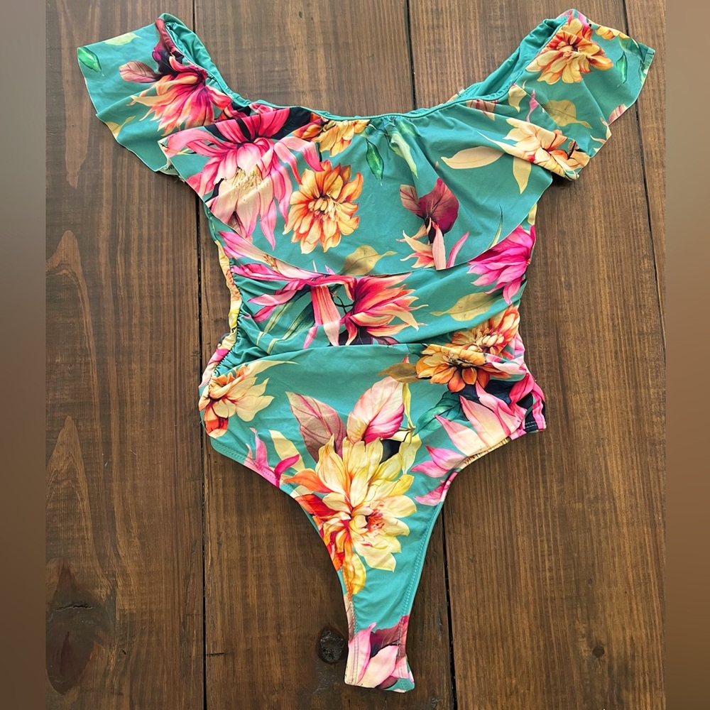 La Blanca Women’s One Piece Swimsuit - Sz 12